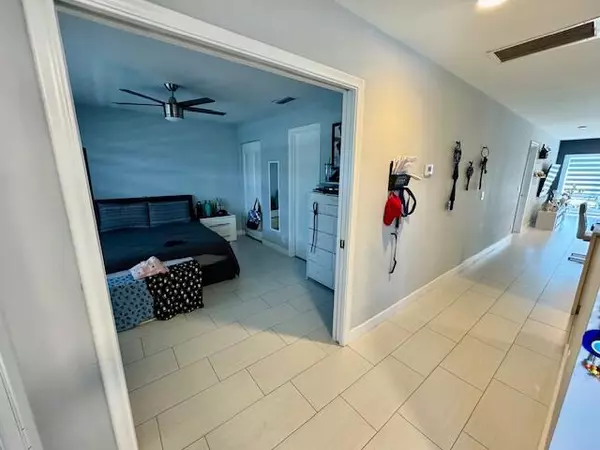 Delray Beach, FL 33445,2510 Black Olive BLVD 203
