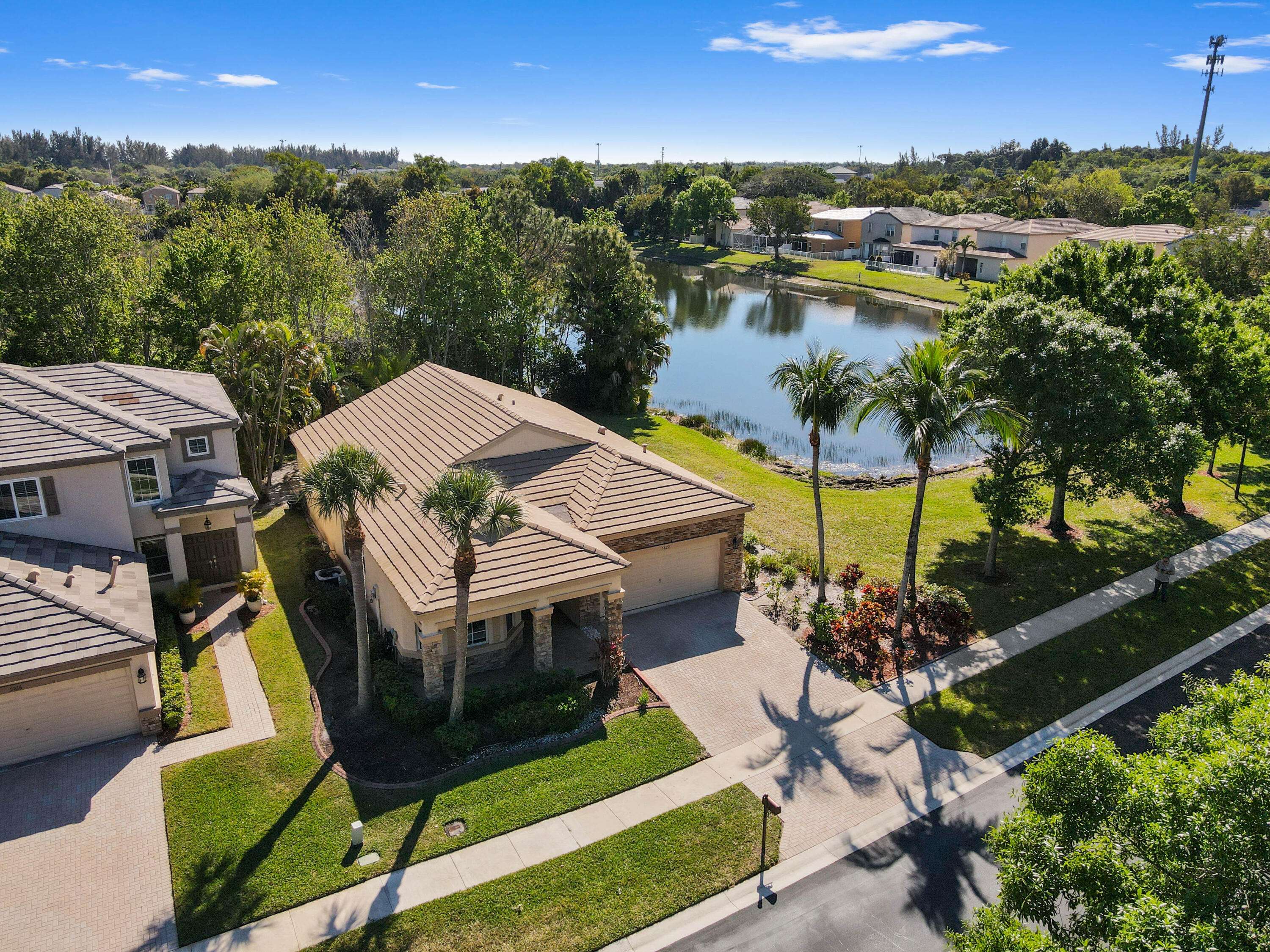 5822 Saddle Trail LN, Lake Worth, FL 33449