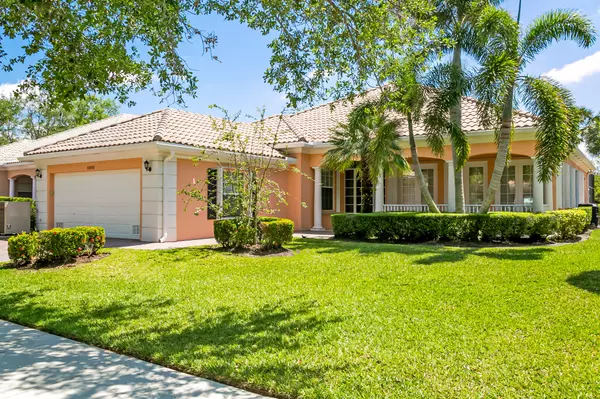 10915 SW Hartwick DR, Port Saint Lucie, FL 34987
