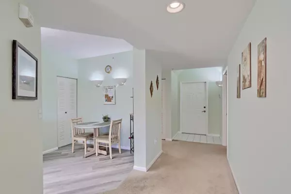 Juno Beach, FL 33408,800 Uno Lago DR 305