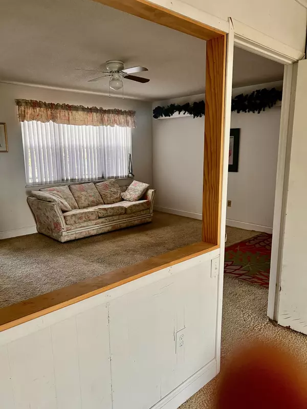 Fort Pierce, FL 34950,1200 Colonnades DR 206