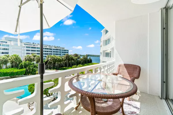 Palm Beach, FL 33480,2760 S Ocean BLVD 313