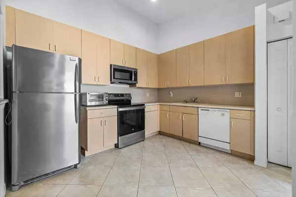 West Palm Beach, FL 33411,8590 Lineyard Cay