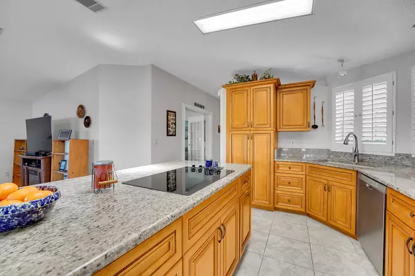 Port Saint Lucie, FL 34952,3700 Hydrilla CT