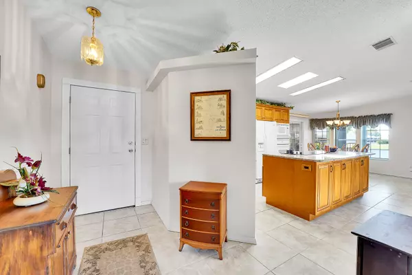 Port Saint Lucie, FL 34952,3700 Hydrilla CT