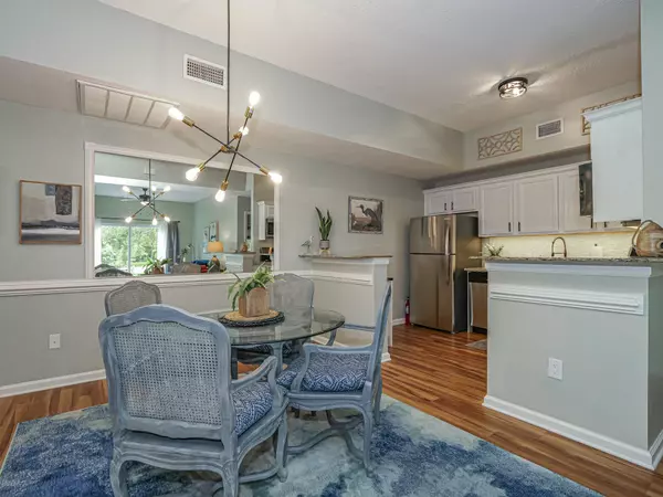 Vero Beach, FL 32962,536 7th SQ 103