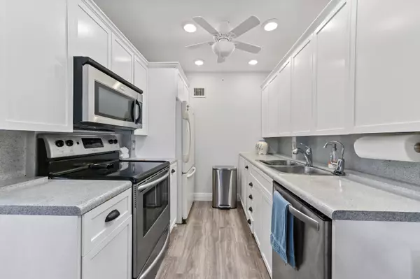 Boca Raton, FL 33434,3084 E Exeter