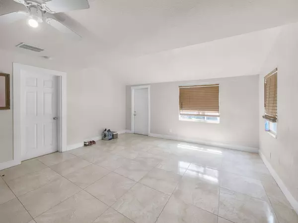 West Palm Beach, FL 33407,619 51st ST