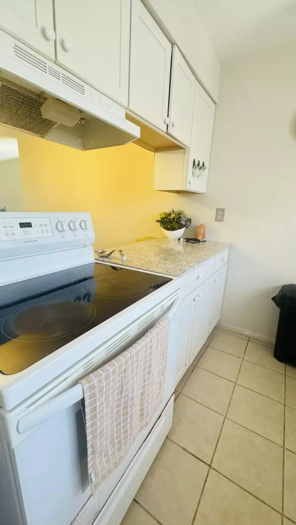 Casselberry, FL 32730,1000 Lake Of The Woods BLVD D205
