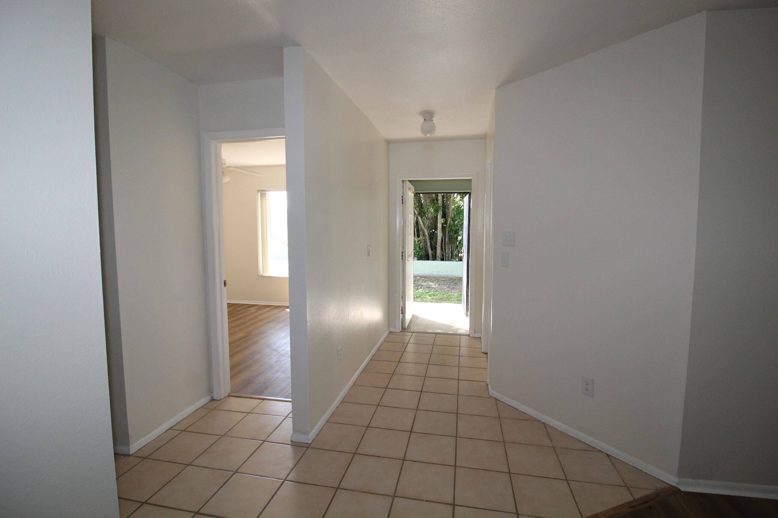 Port Saint Lucie, FL 34952,1790 SE Ryecroft CT