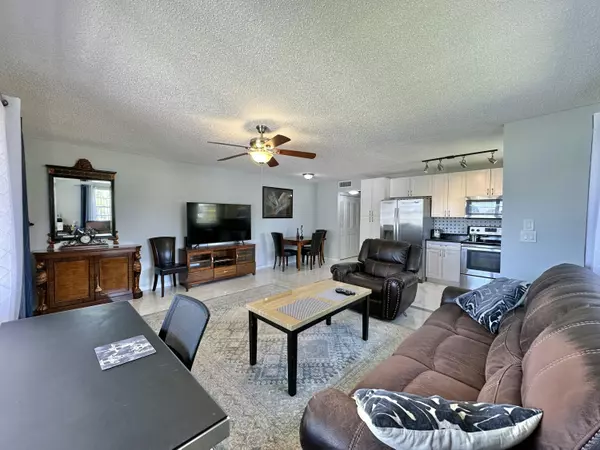 West Palm Beach, FL 33417,412 Chatham T