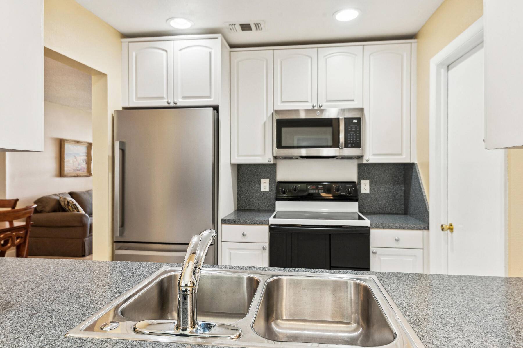 Boynton Beach, FL 33426,707 SW 15th ST
