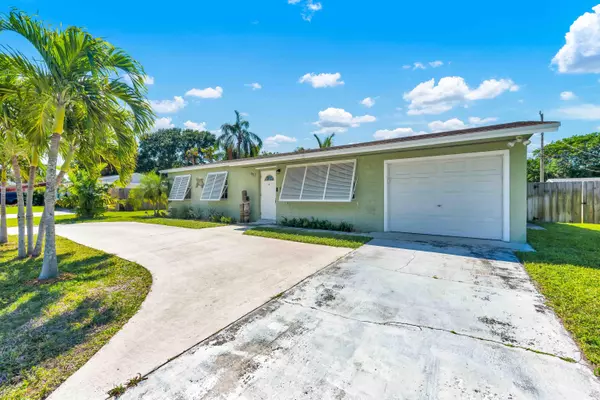 North Palm Beach, FL 33408,917 Lighthouse DR