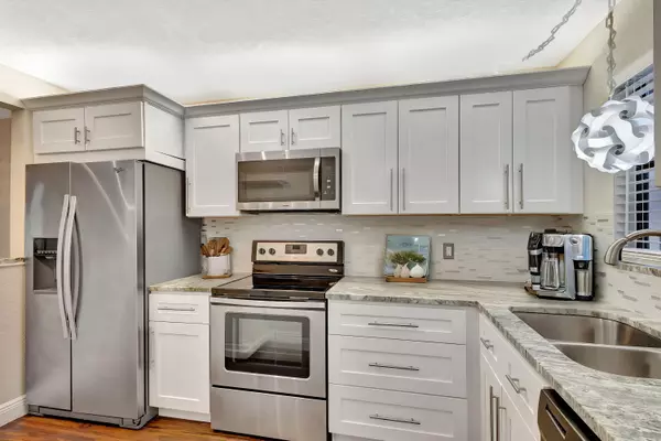 Lake Worth, FL 33467,4700 Lucerne Lakes BLVD 206