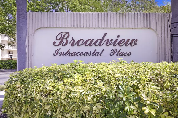 Tequesta, FL 33469,300 Intracoastal PL 203