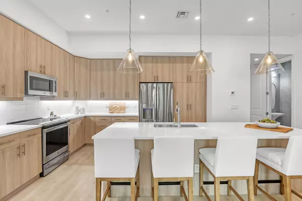 Tequesta, FL 33469,109 Royal Palm CIR