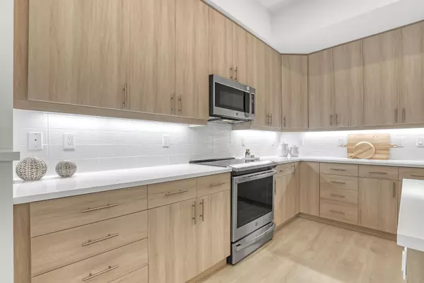 Tequesta, FL 33469,109 Royal Palm CIR