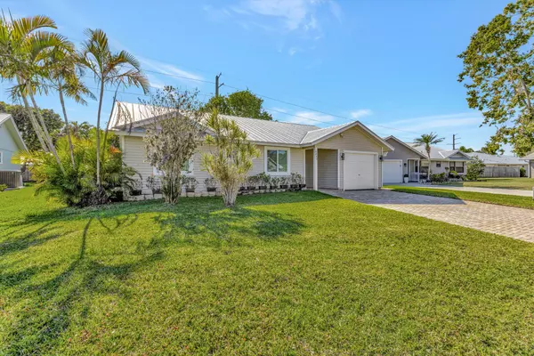 Stuart, FL 34997,6664 SE Silverbell AVE