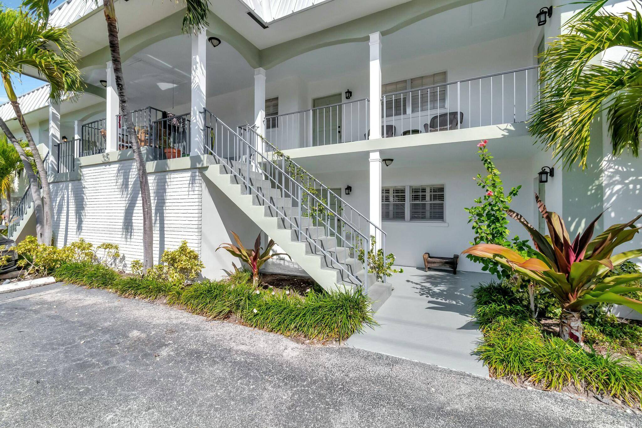 Delray Beach, FL 33483,35 SE 7th AVE 3