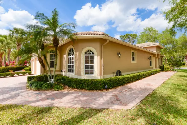 Port Saint Lucie, FL 34986,7326 Sea Pines CT