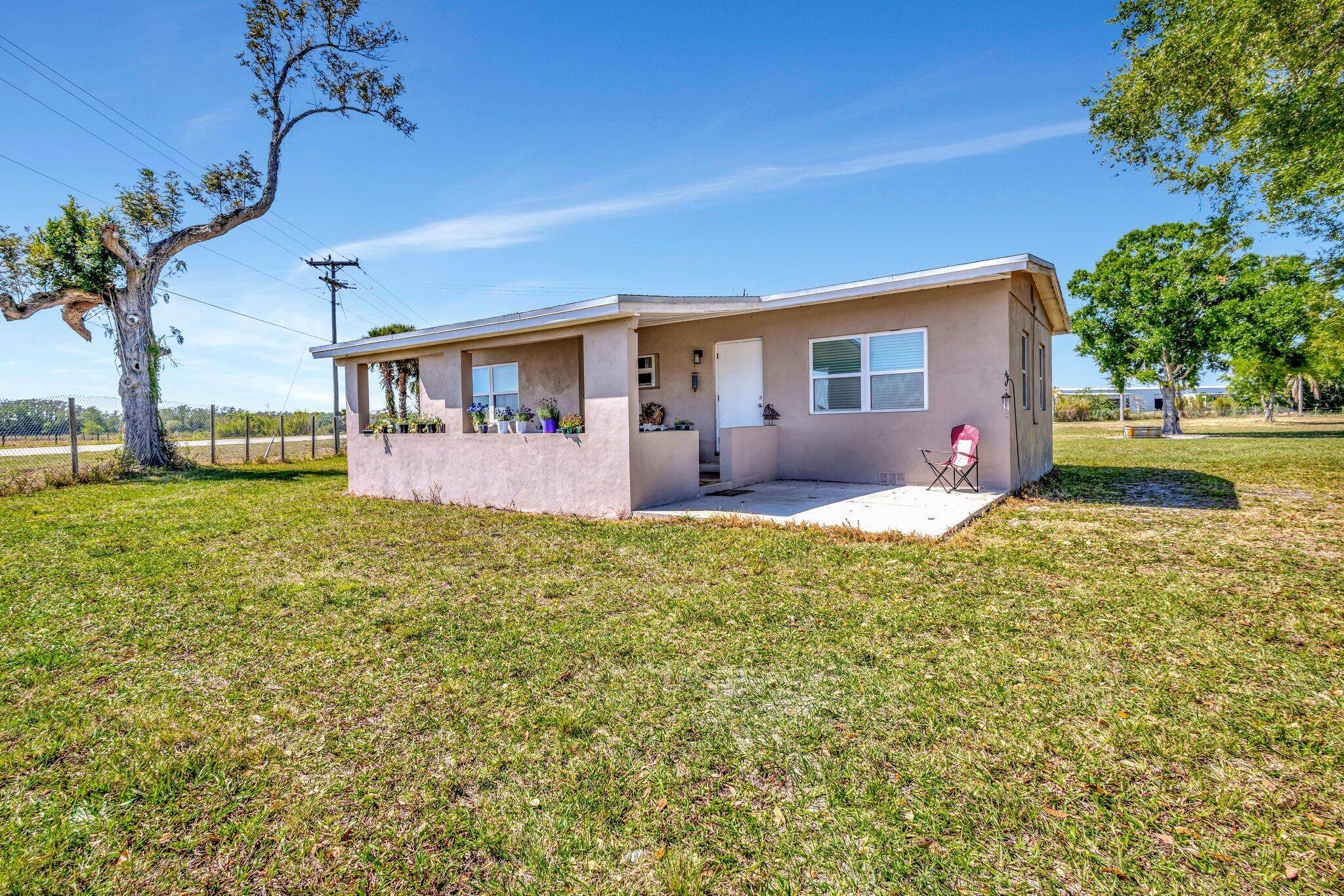 Okeechobee, FL 34974,9691 SE 126th BLVD