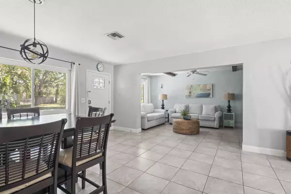 Tequesta, FL 33469,19184 SE Fearnley DR