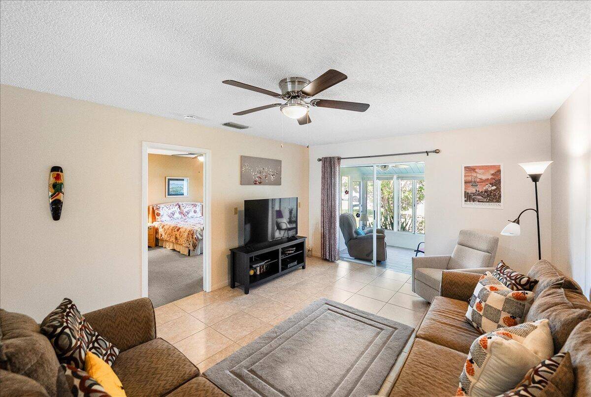 Fort Pierce, FL 34982,522 Ponderosa DR 33b