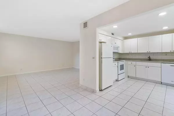 Delray Beach, FL 33484,115 Capri C