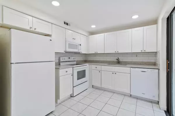 Delray Beach, FL 33484,115 Capri C