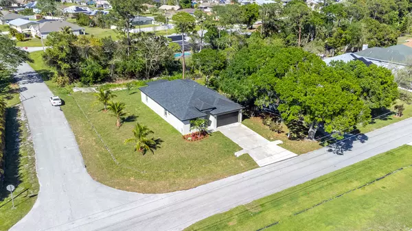 503 SE Greenway TER, Port Saint Lucie, FL 34983
