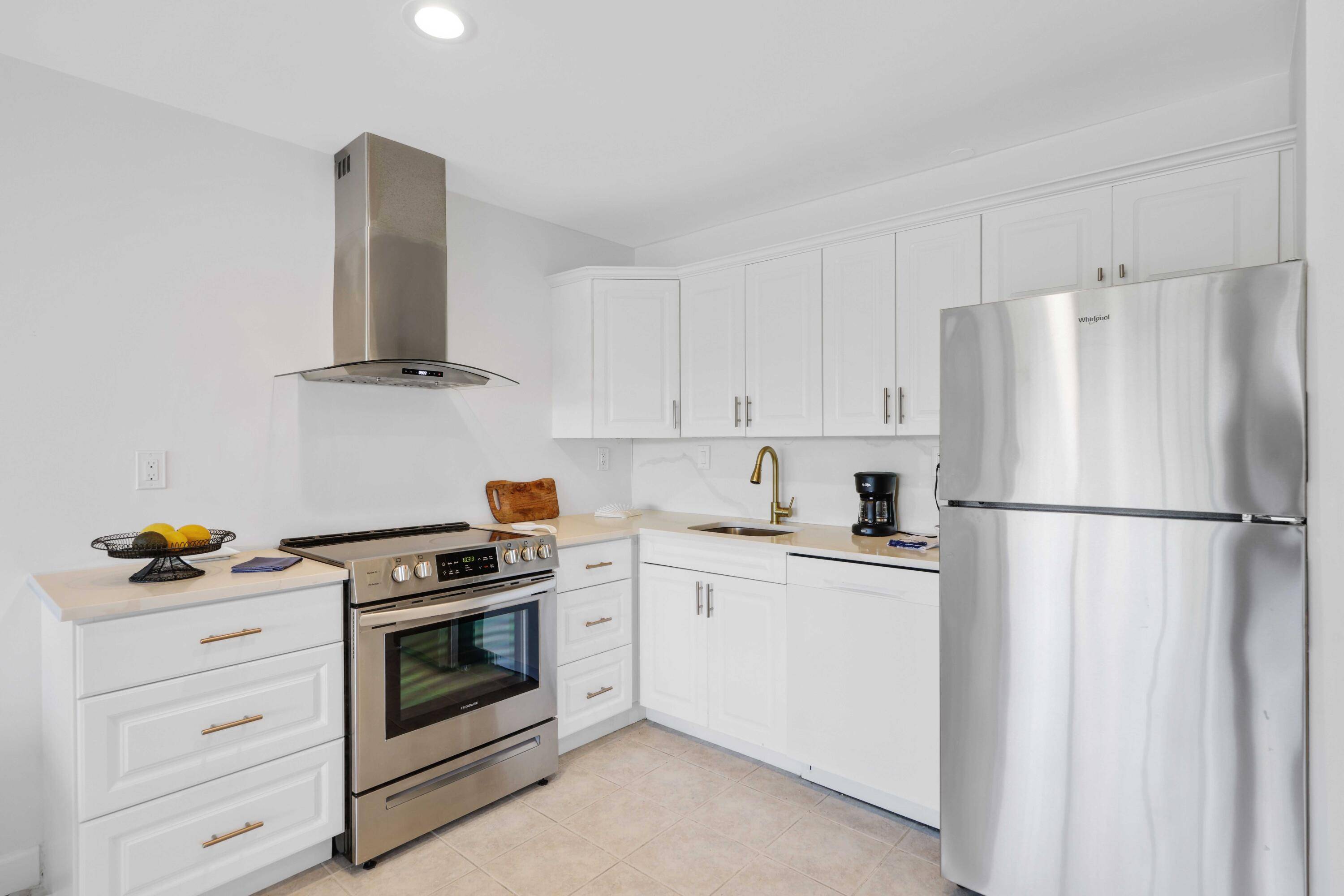 Delray Beach, FL 33445,551 Greensward LN 204-D