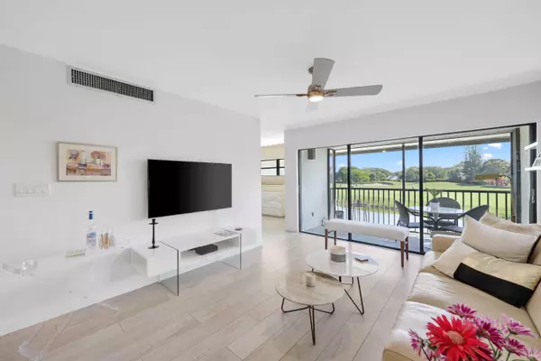 Delray Beach, FL 33445,551 Greensward LN 204-D