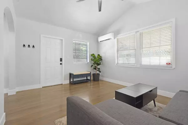 Hollywood, FL 33020,2140 Monroe TER