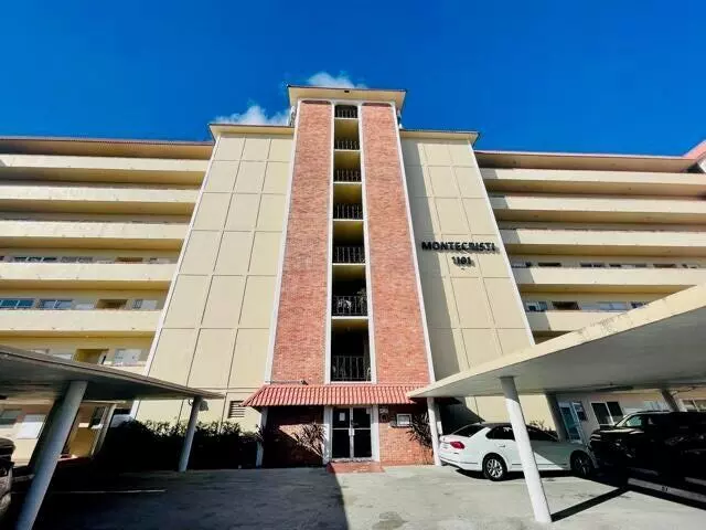 Deerfield Beach, FL 33064,1101 Crystal Lake DR 705