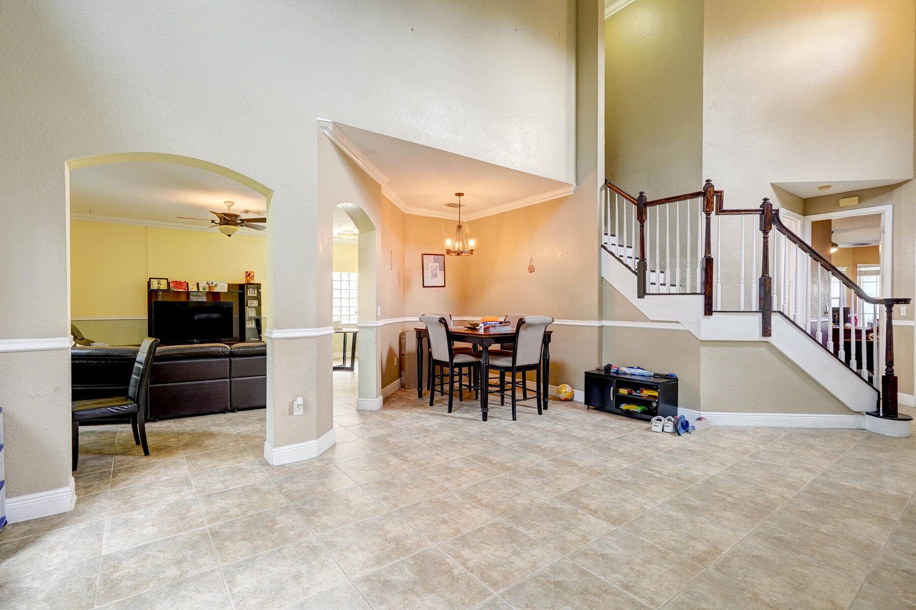 Royal Palm Beach, FL 33411,113 Country Club WAY