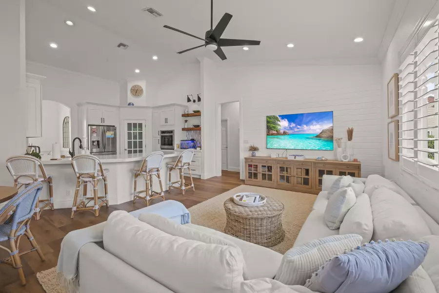 15705 Meadow Wood DR, Wellington, FL 33414