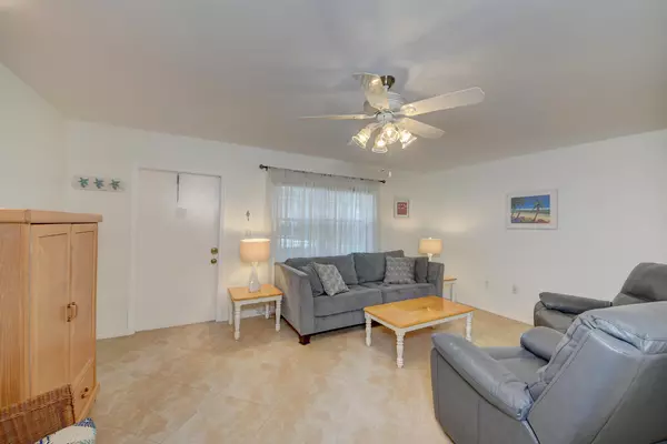 Stuart, FL 34994,2600 S Kanner HWY F-4