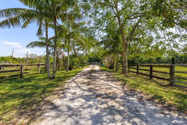 Loxahatchee Groves, FL 33470,4216 N 145th AVE