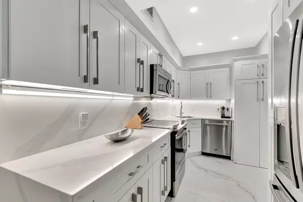 Palm Beach, FL 33480,2780 S Ocean BLVD 808