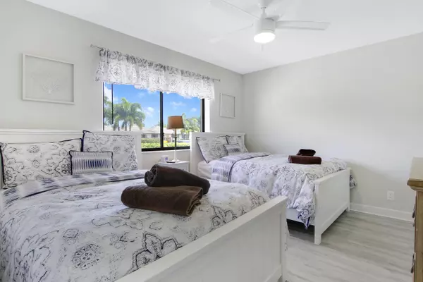 Palm Beach Gardens, FL 33418,132 Club DR