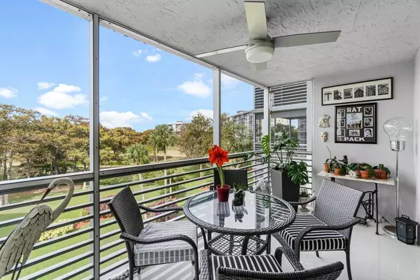 Pompano Beach, FL 33069,625 Oaks Drive 508