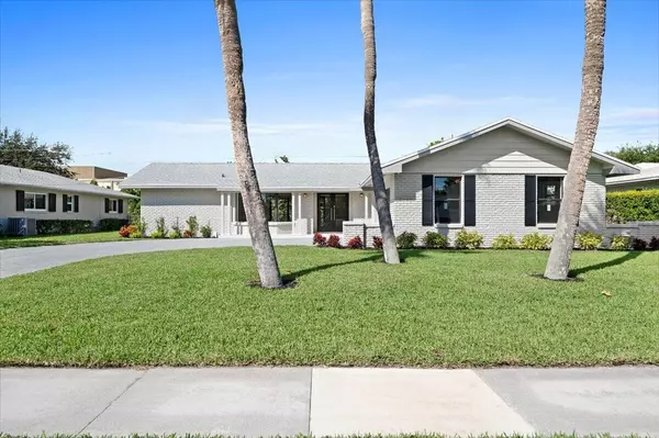 11569 Landing PL, North Palm Beach, FL 33408