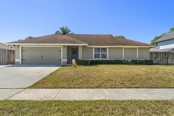 103 Queens LN, Royal Palm Beach, FL 33411