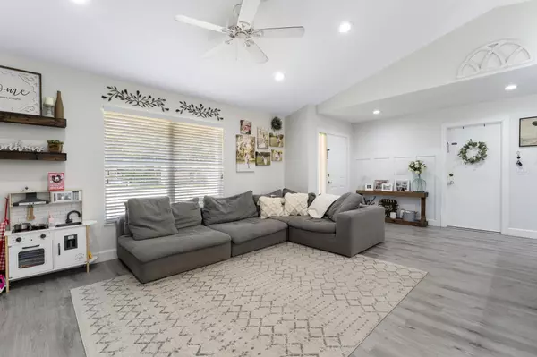 103 Queens LN Royal Palm Beach, FL 33411