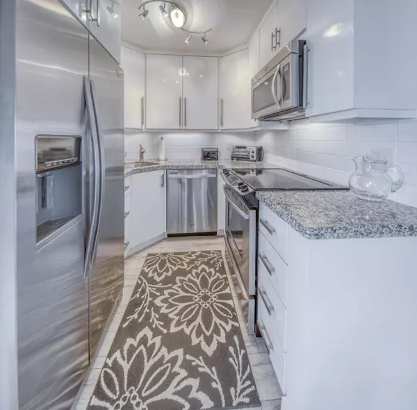 Lantana, FL 33462,815 Andrew Redding RD 401