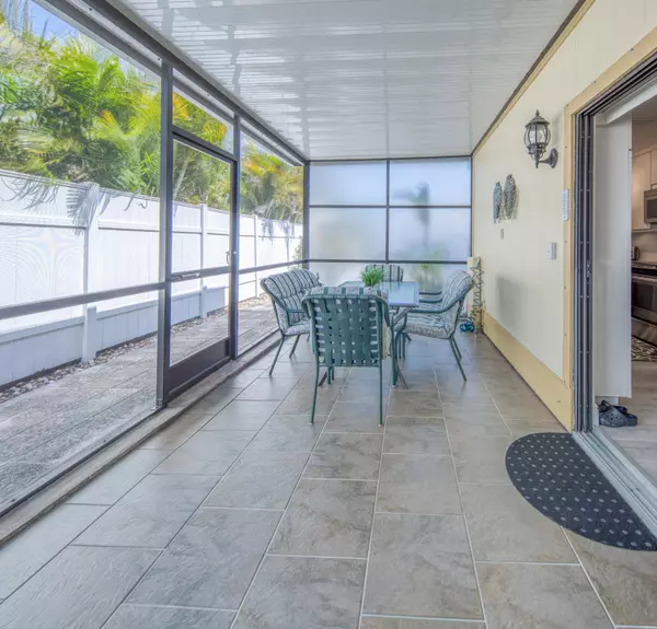 Lantana, FL 33462,815 Andrew Redding RD 401