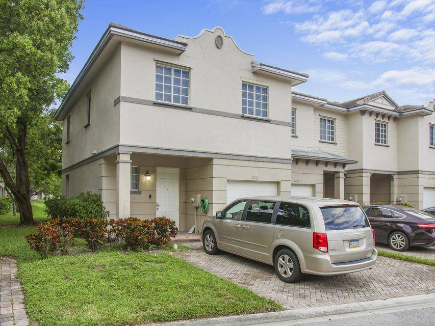 Riviera Beach, FL 33404,2032 Freeport DR