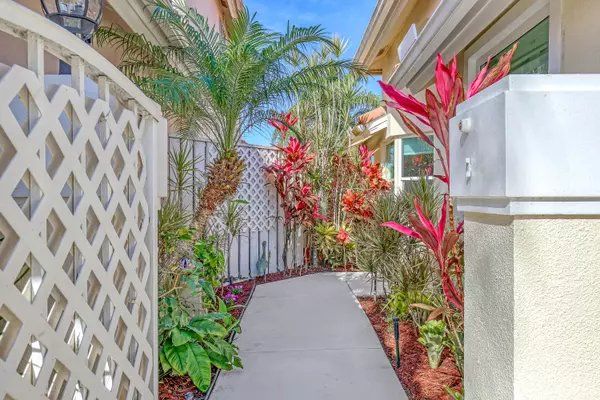 Palm Beach Gardens, FL 33418,122 Eagleton LN