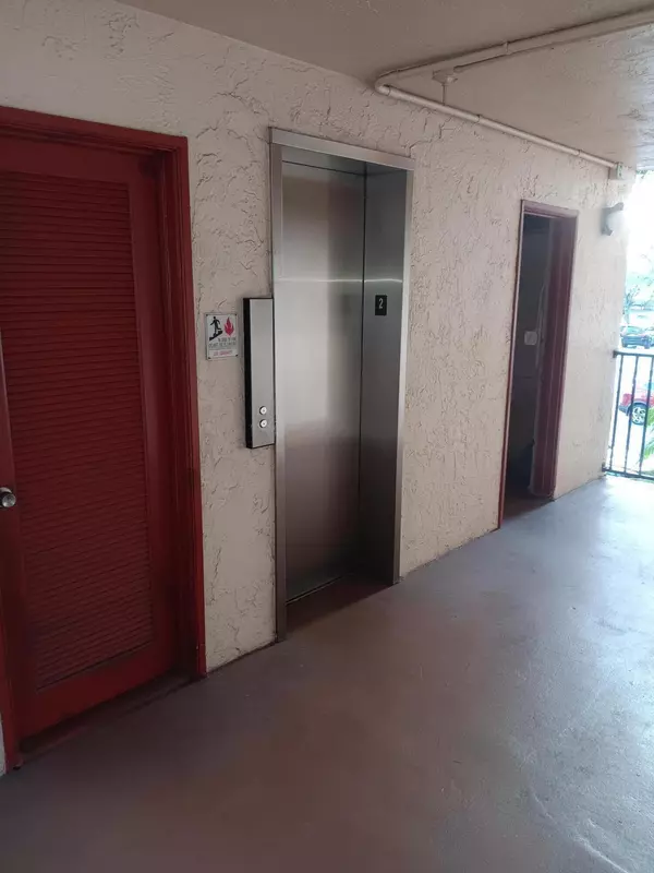 Pompano Beach, FL 33064,3450 Blue Lake DR 204