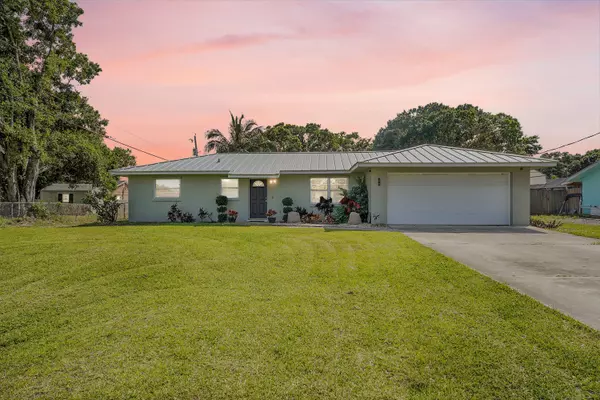 905 Scott ST, Fort Pierce, FL 34982